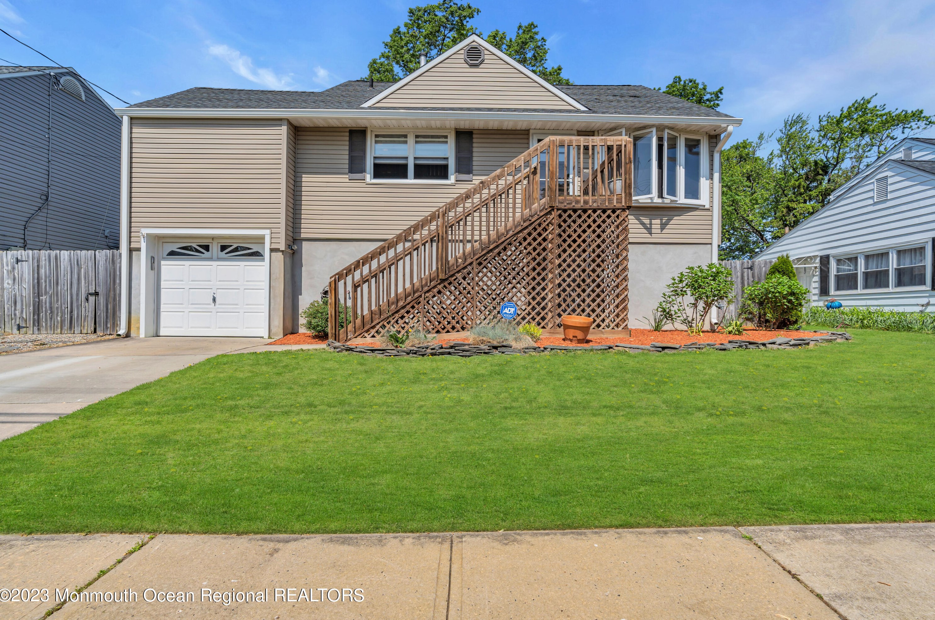 19 Anderson St, Keyport, NJ 07735
