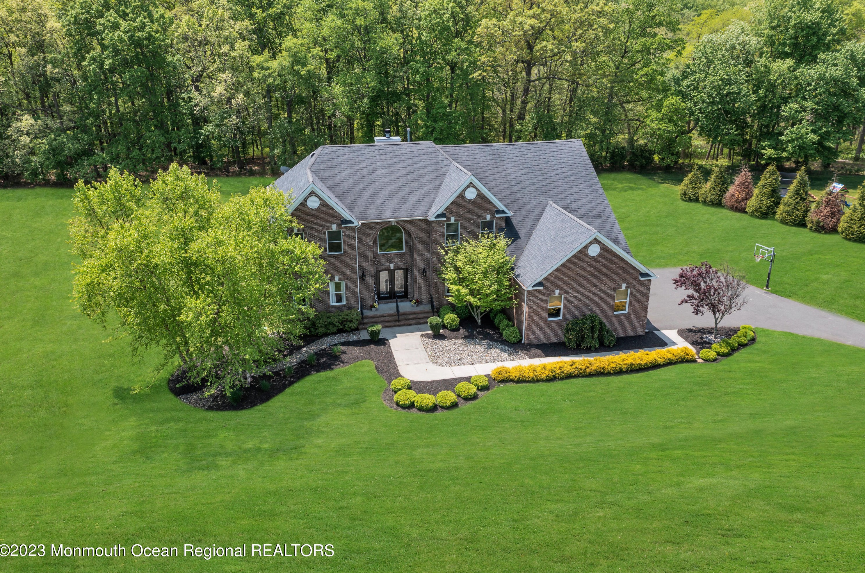 163 Paint Island Spring Rd, Millstone Township, NJ 08510-7954