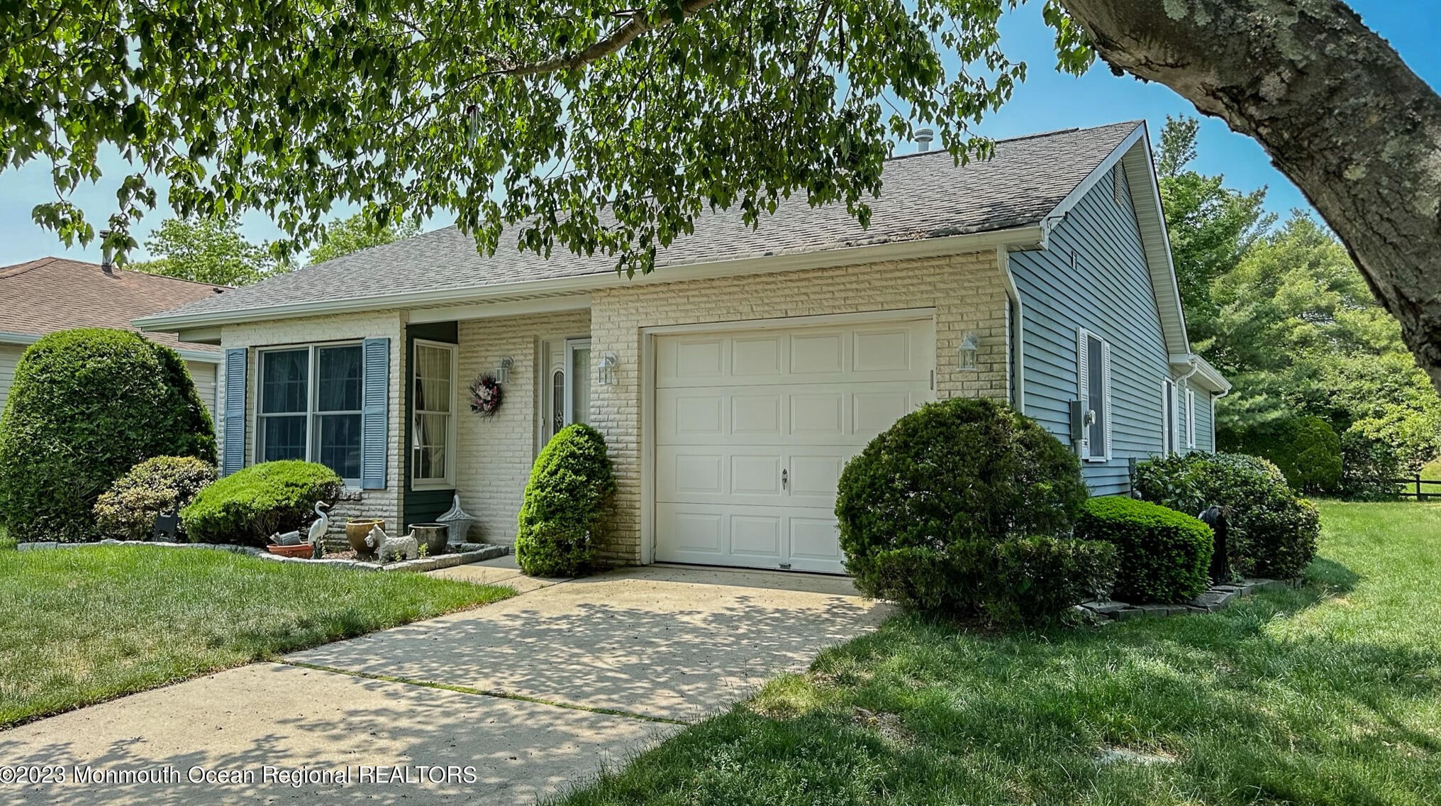 2146 Agincourt Rd, Toms River, NJ 08755-0811