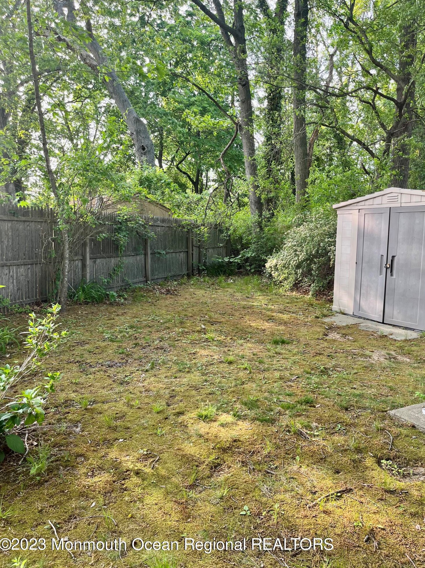 4 Circle Dr, Bricktown, NJ 08723