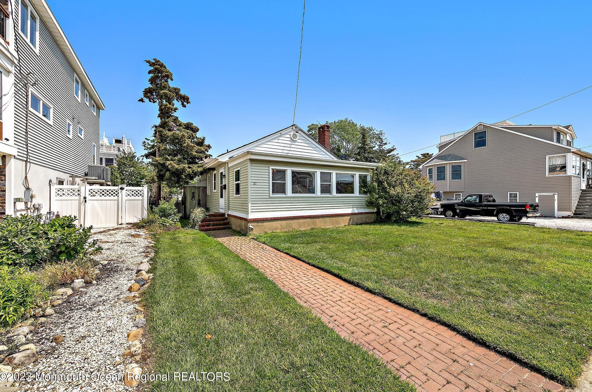 21 Maryland Ave W, Long Beach Township, NJ 08008