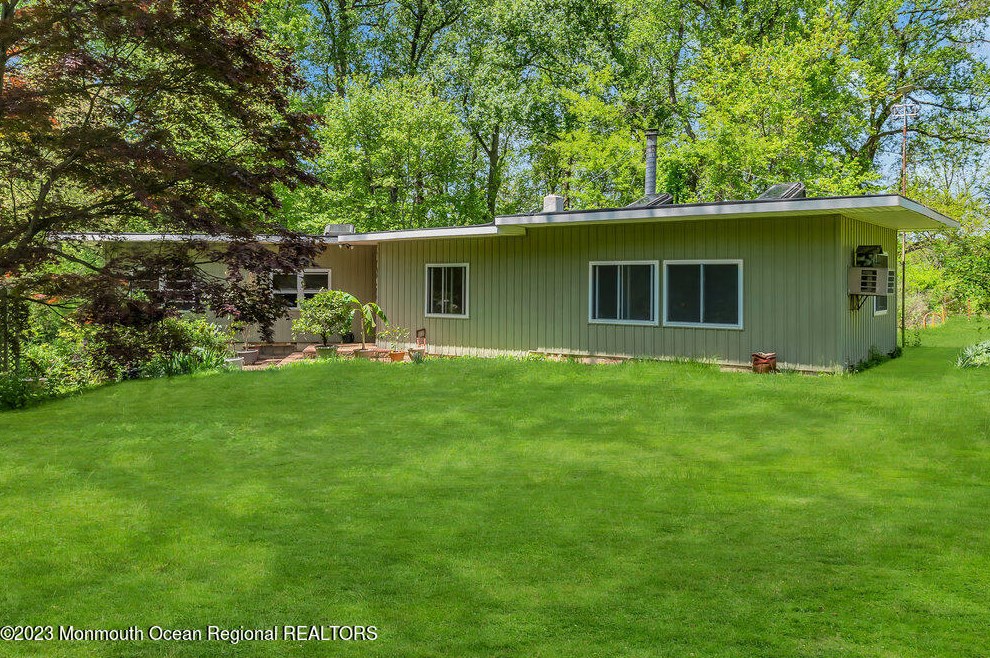 42 Yellow Meetinghouse Rd, Millstone Township, NJ 08510-2102