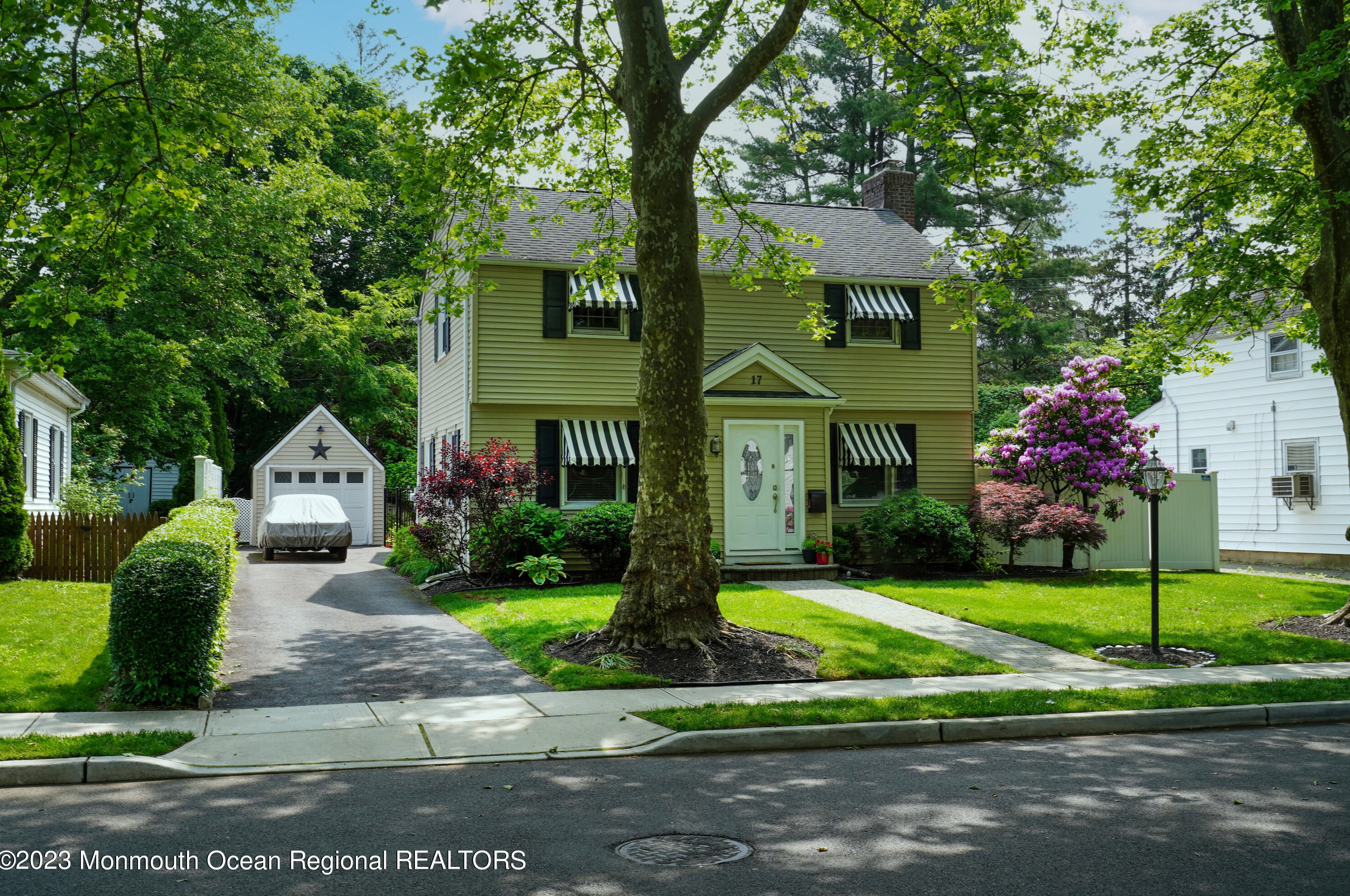 17 Grant Pl, Tinton Falls, NJ 07701