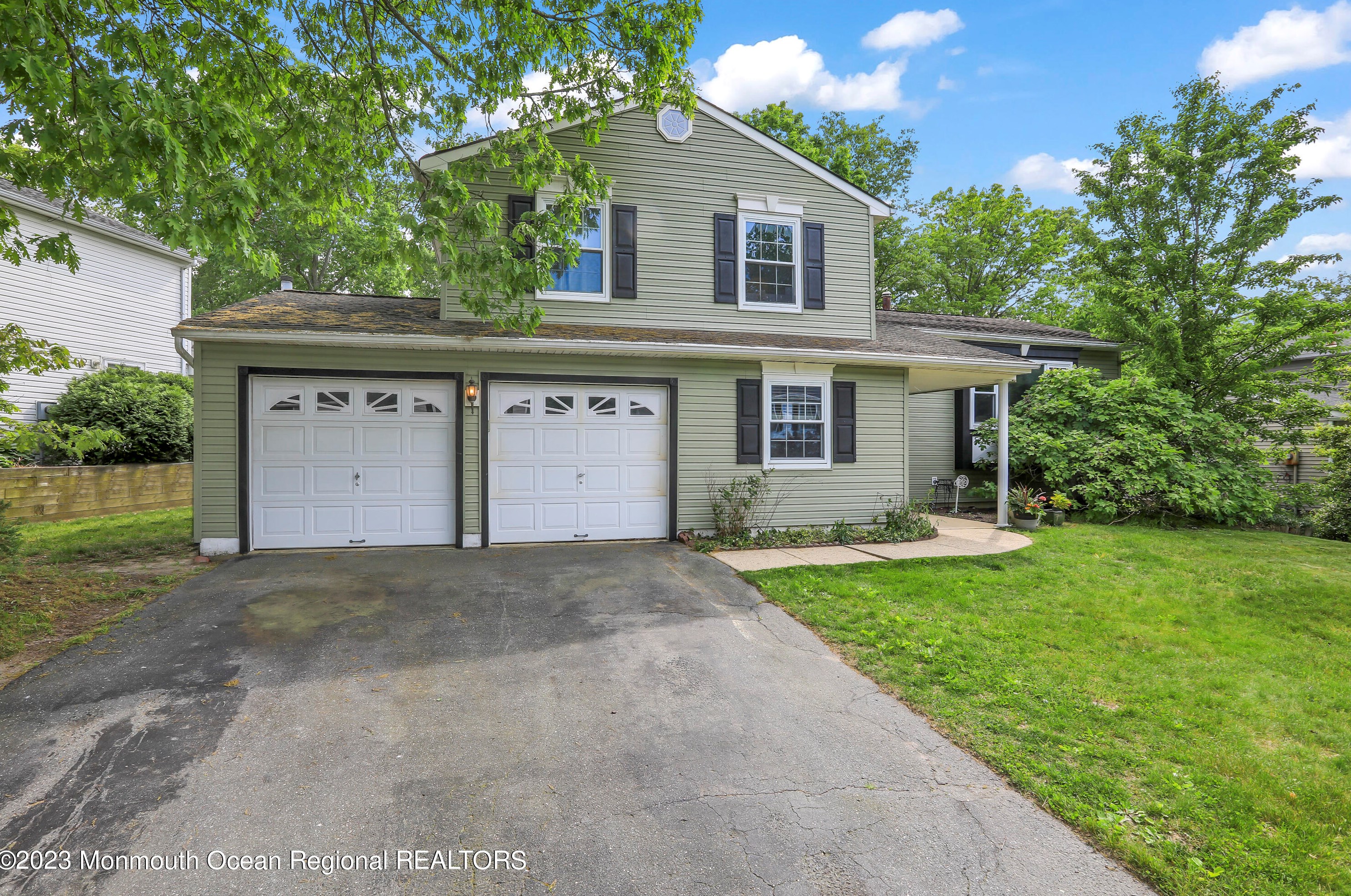 8 Timberline Dr, Wall Township, NJ 07731-1621