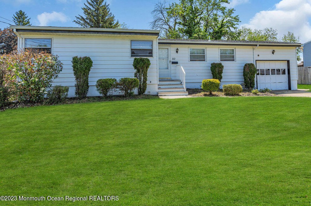 80 Fleetwood Dr, Hazlet, NJ 07730