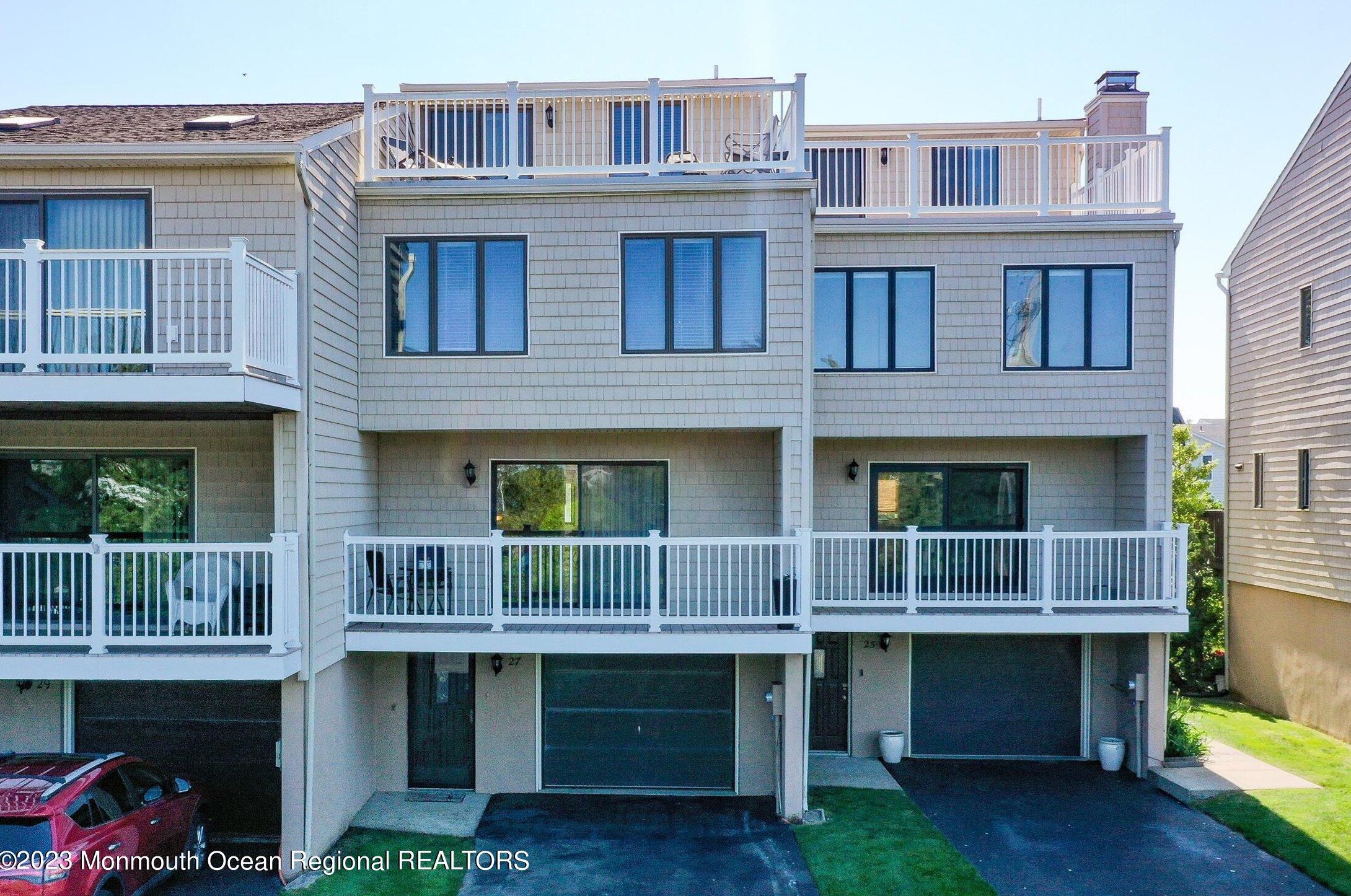 27 Meredith Ct, Monmouth Beach, NJ 07750-1470