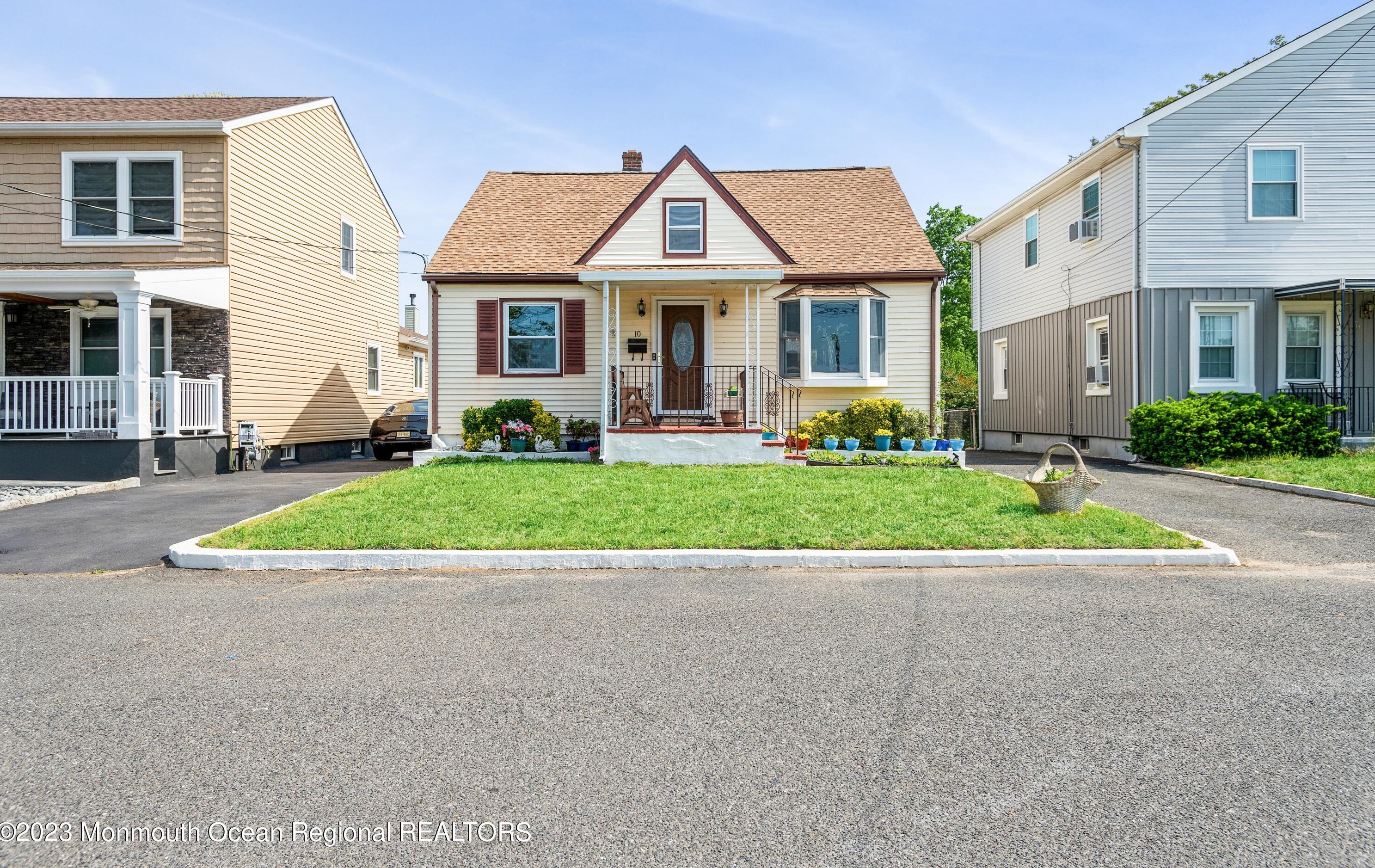 10 Joyce Pl, Hazlet, NJ 07730