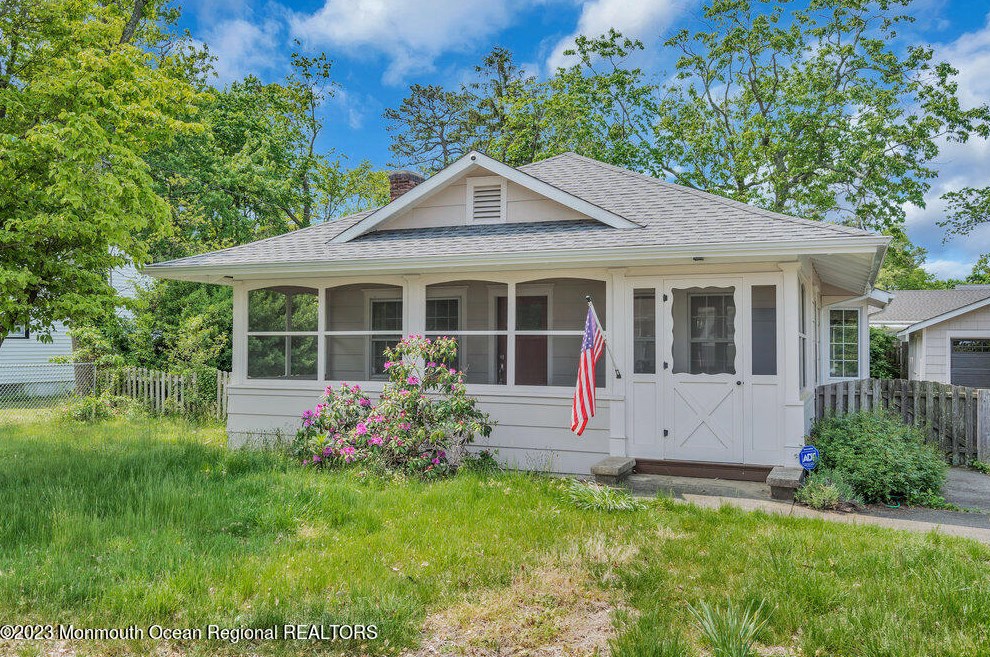 708 Compass Ave, Beachwood, NJ 08722-4126