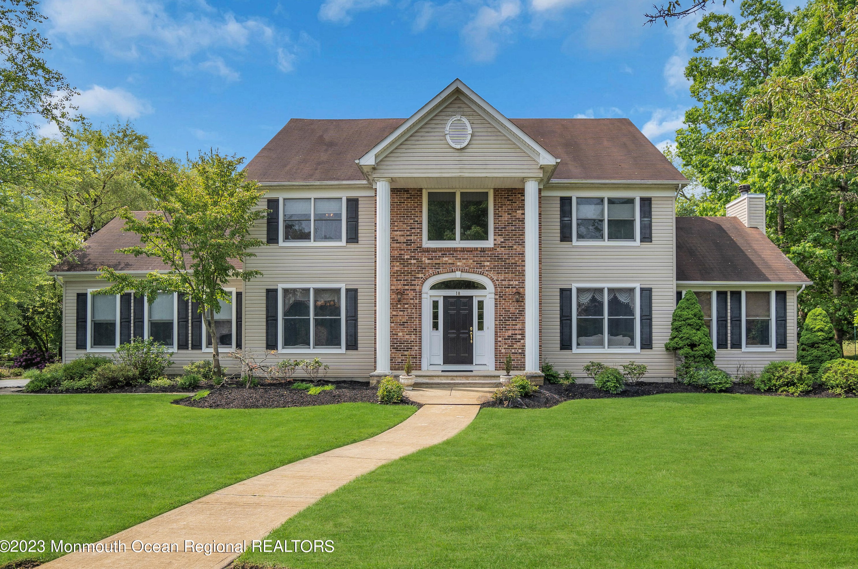 18 Coventry Dr, Tinton Falls, NJ 07712