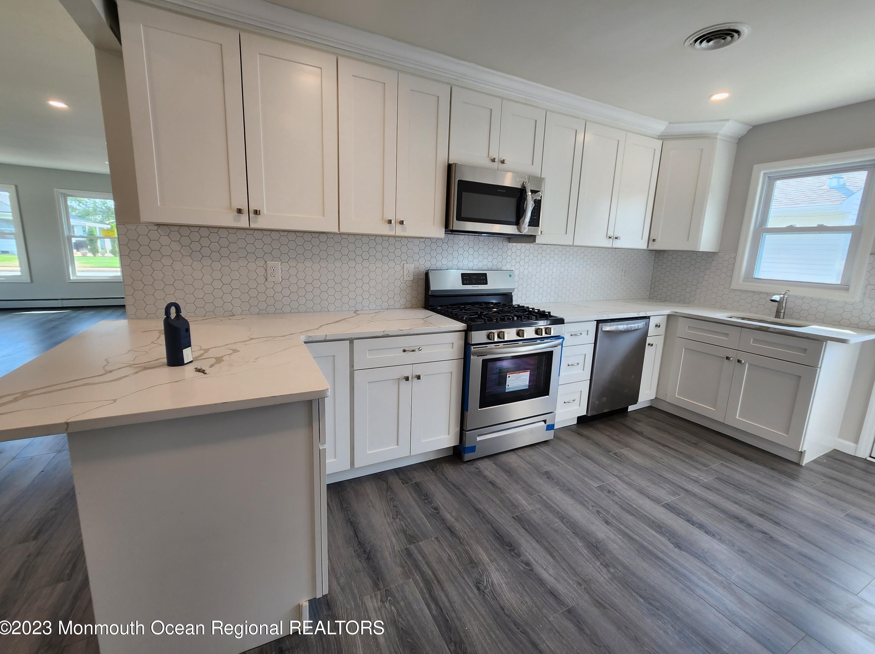 154 Charlotteville Dr, Toms River NJ  08757-4014 exterior