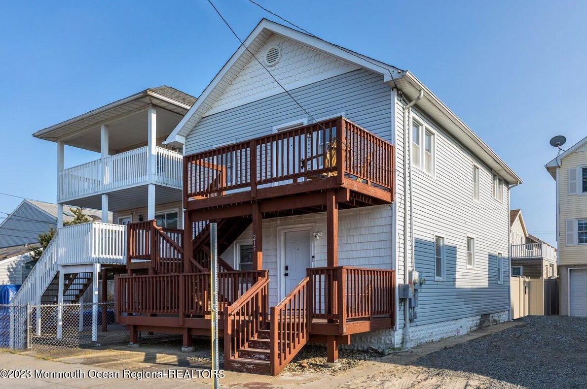 215 Webster Ave #unit 1, Pelican Island, NJ 08751