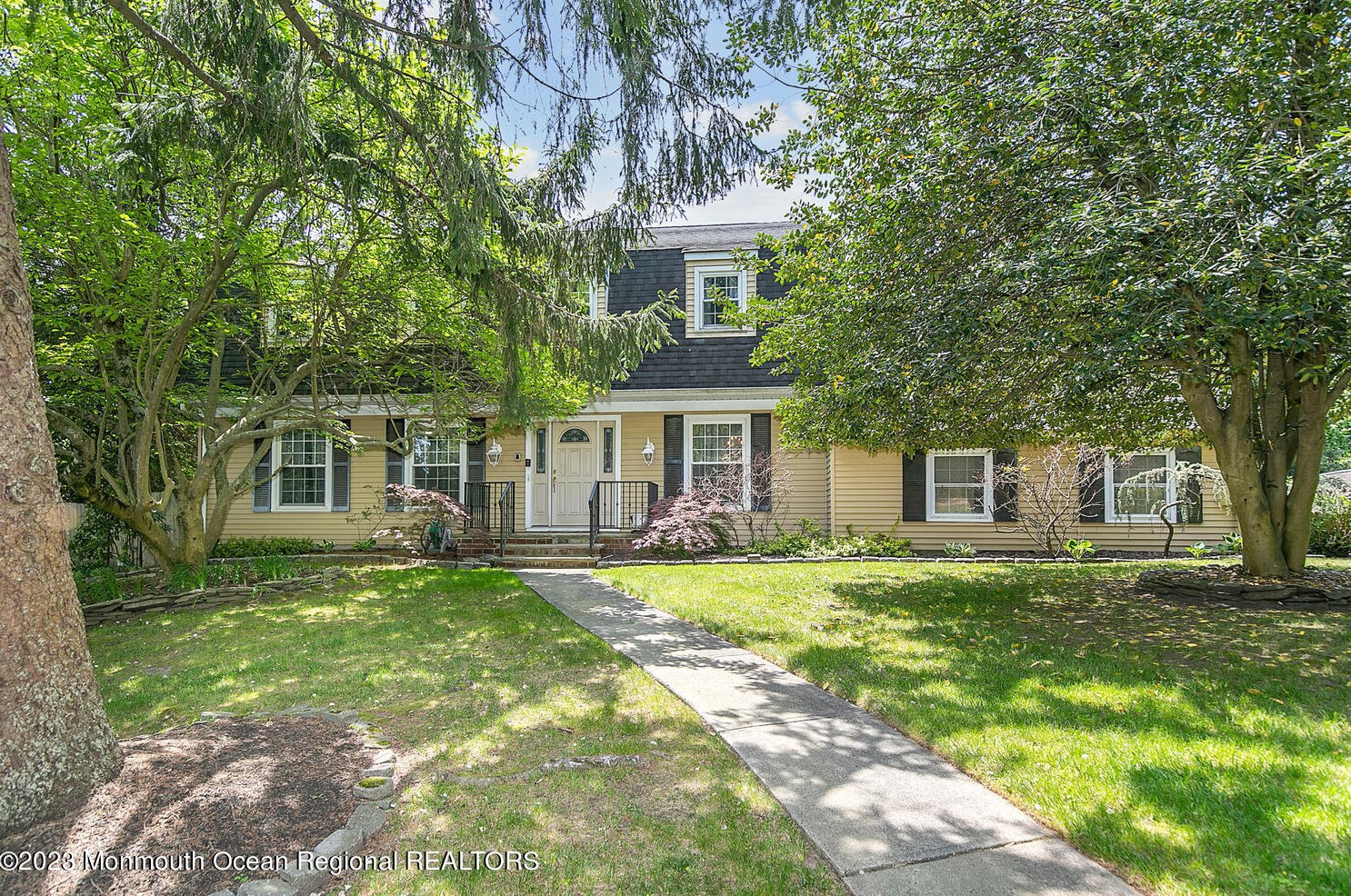618 Rolling Hills Dr, Bricktown, NJ 08724