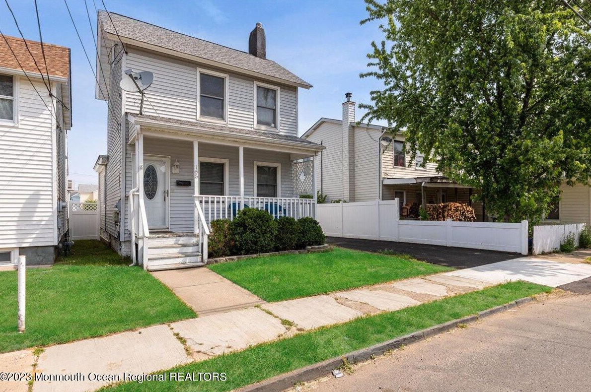 165 2nd St, Keyport, NJ 07735