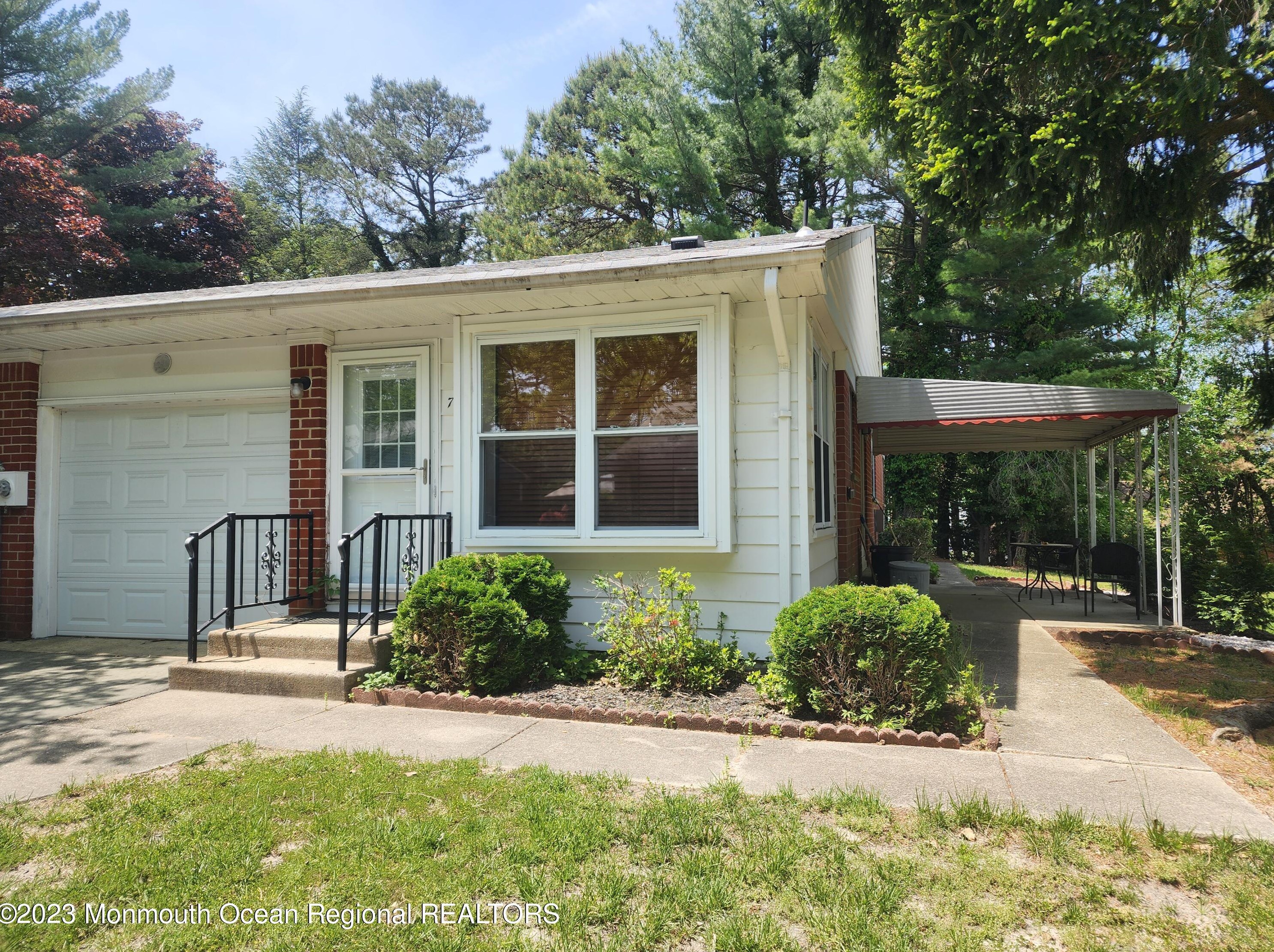 76 Yorktowne Pkwy #b, Lakehurst, NJ 08759