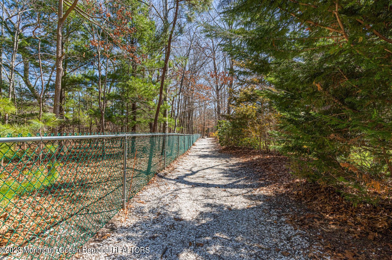 131 Westchester Dr, Tuckerton NJ  08087-3015 exterior