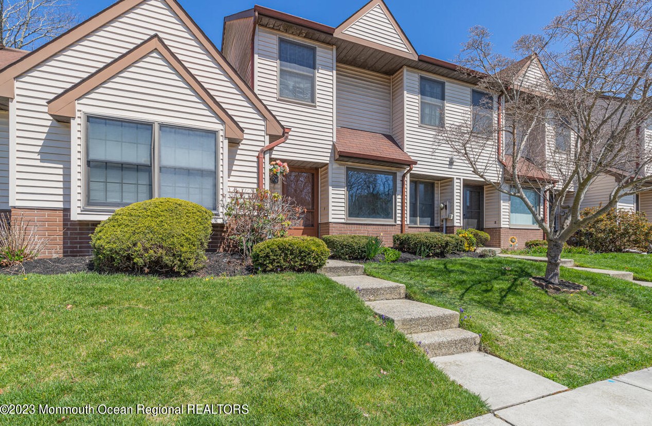 131 Westchester Dr, Tuckerton, NJ 08087