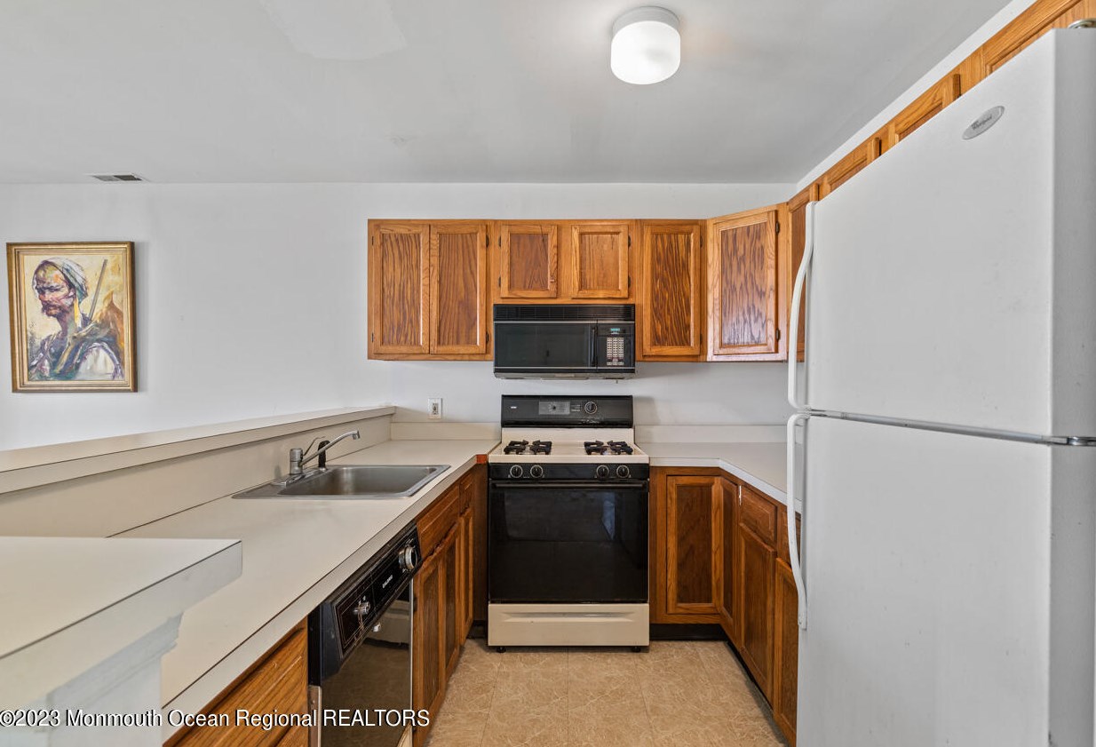 131 Westchester Dr, Tuckerton NJ  08087-3015 exterior