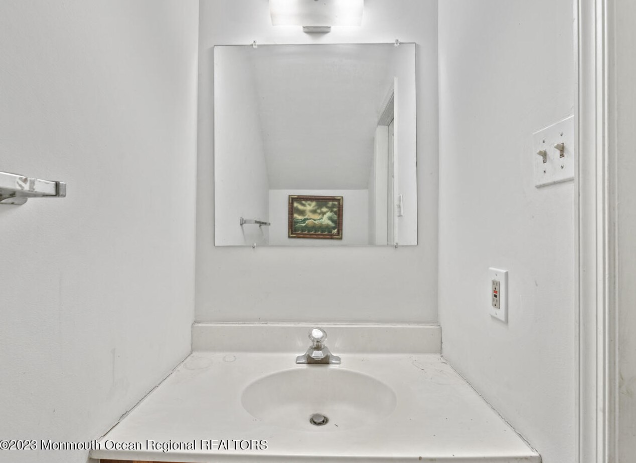 131 Westchester Dr, Tuckerton NJ  08087-3015 exterior