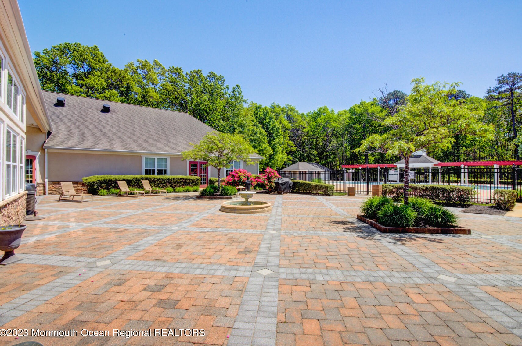 220 Sophee Ln, Lakewood, NJ 08701