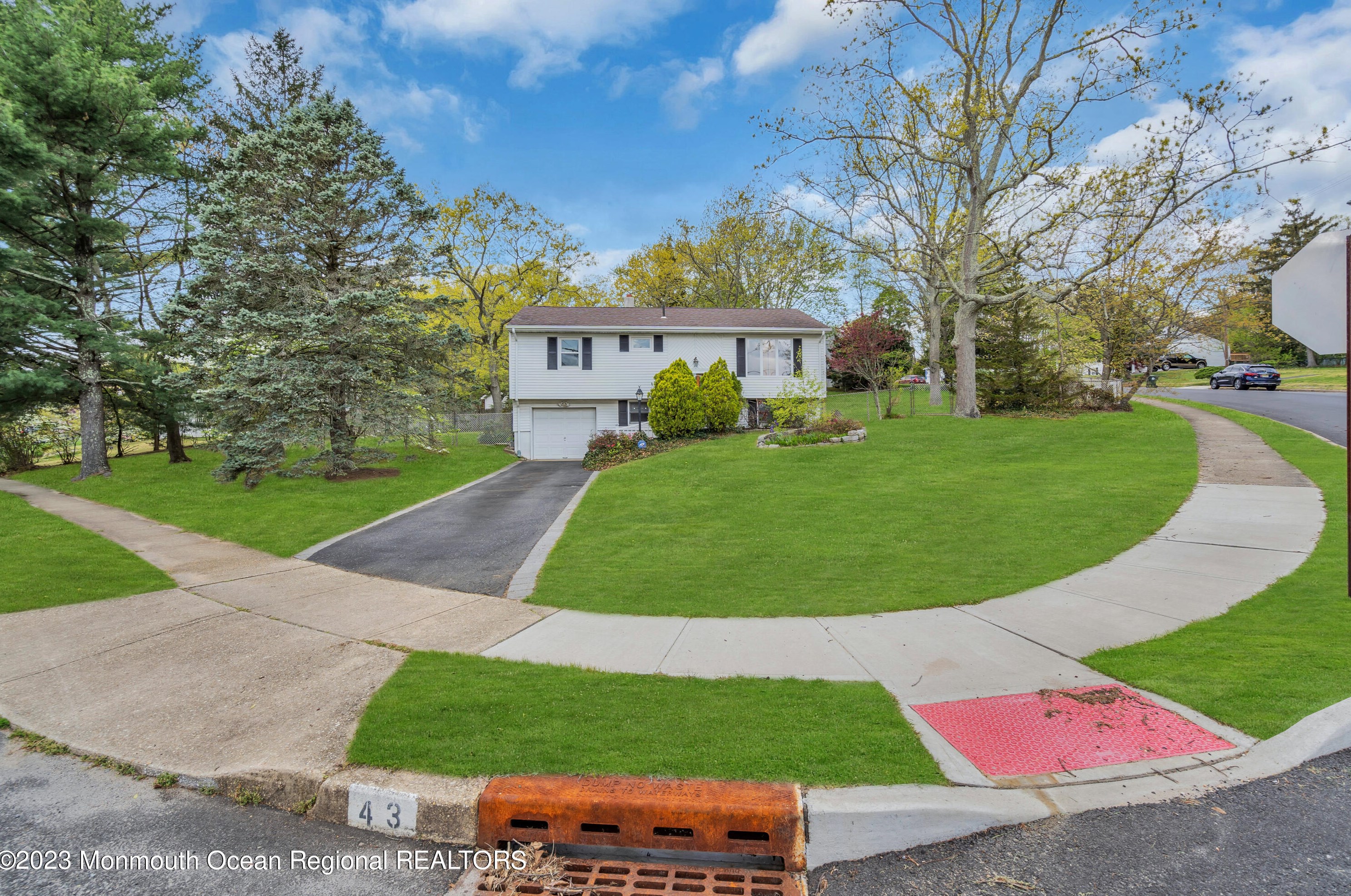 43 Salem Hill Rd, Wall Township, NJ 07731-2137