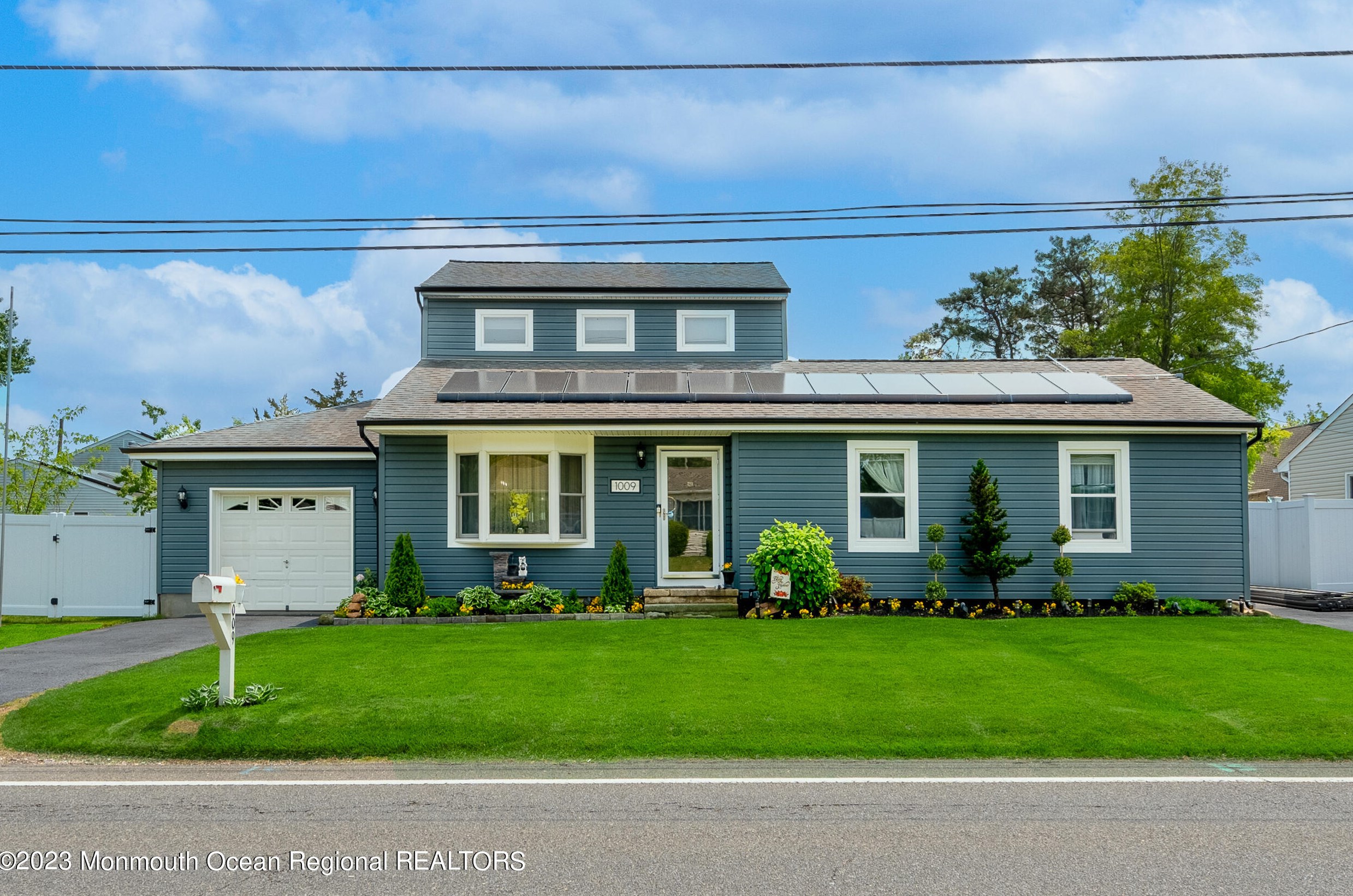 1009 Surf Ave, Beachwood, NJ 08722-2325