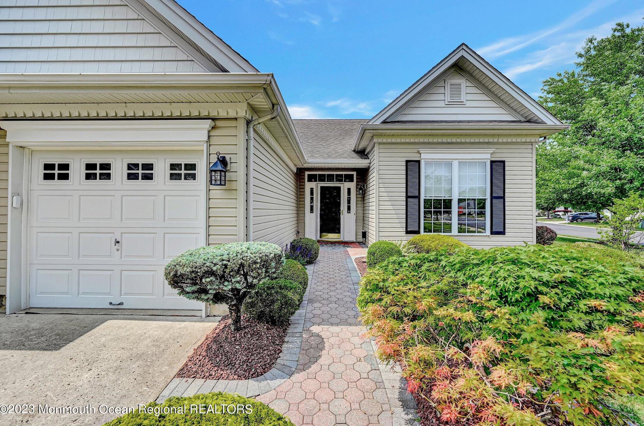 2 Inverness Ln, Jackson Twp, NJ 08527