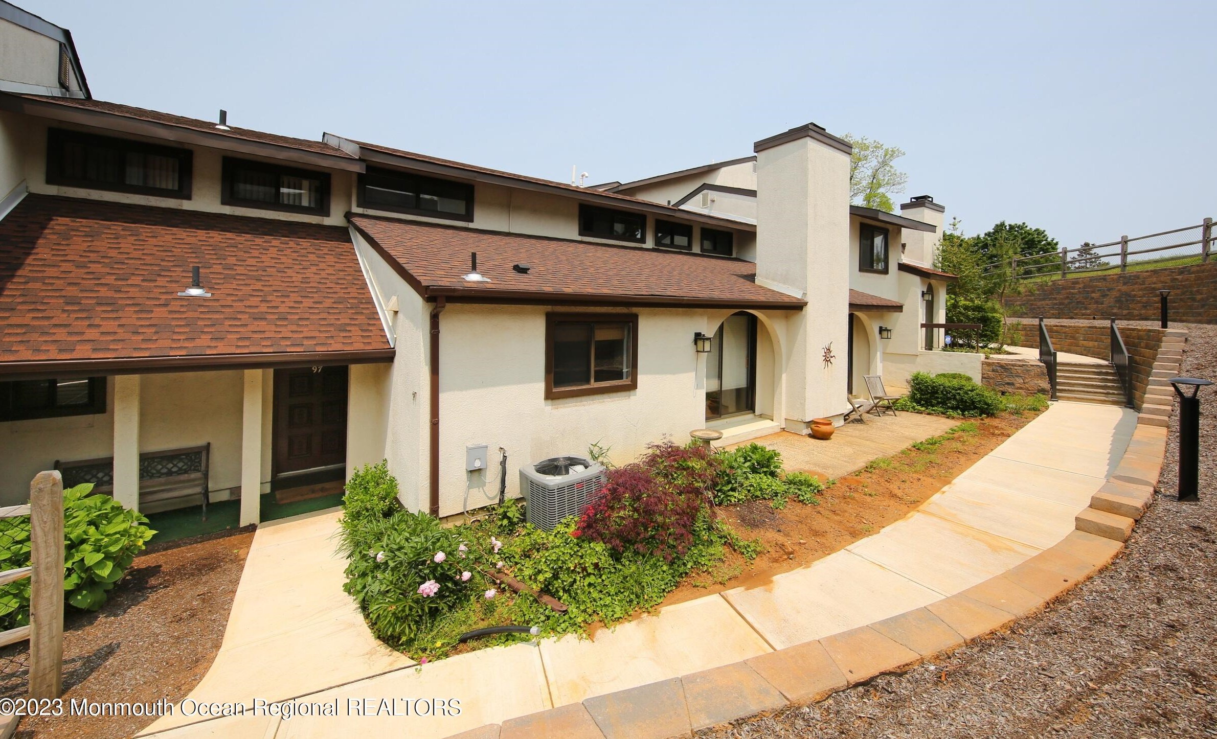 97 Tower Hill Dr #5, Tinton Falls, NJ 07701