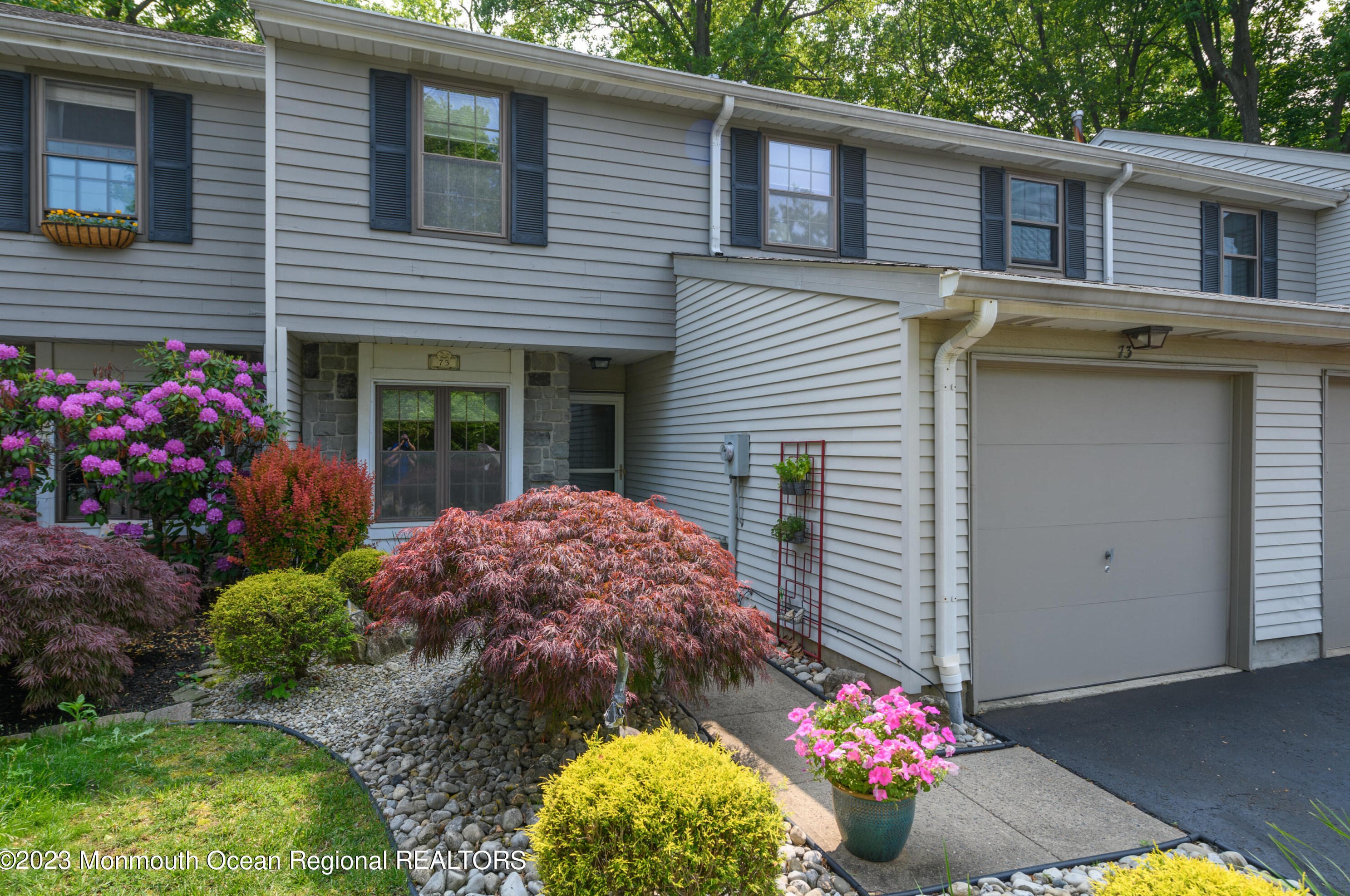 73 Horseshoe Ct, Oceanport, NJ 07757-1171