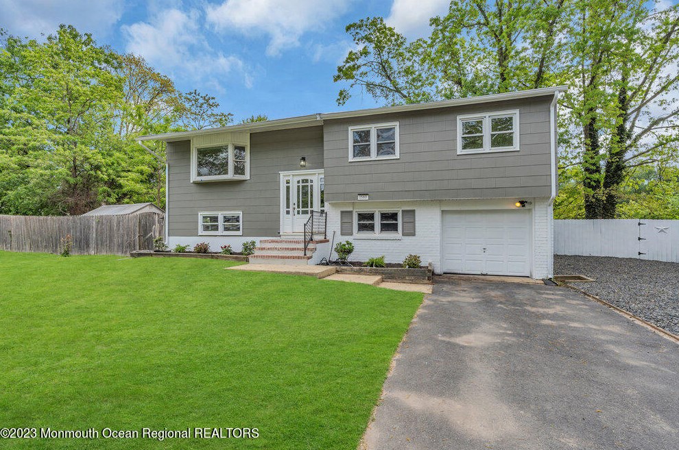 1580 Windsor Ave, Toms River, NJ 08753