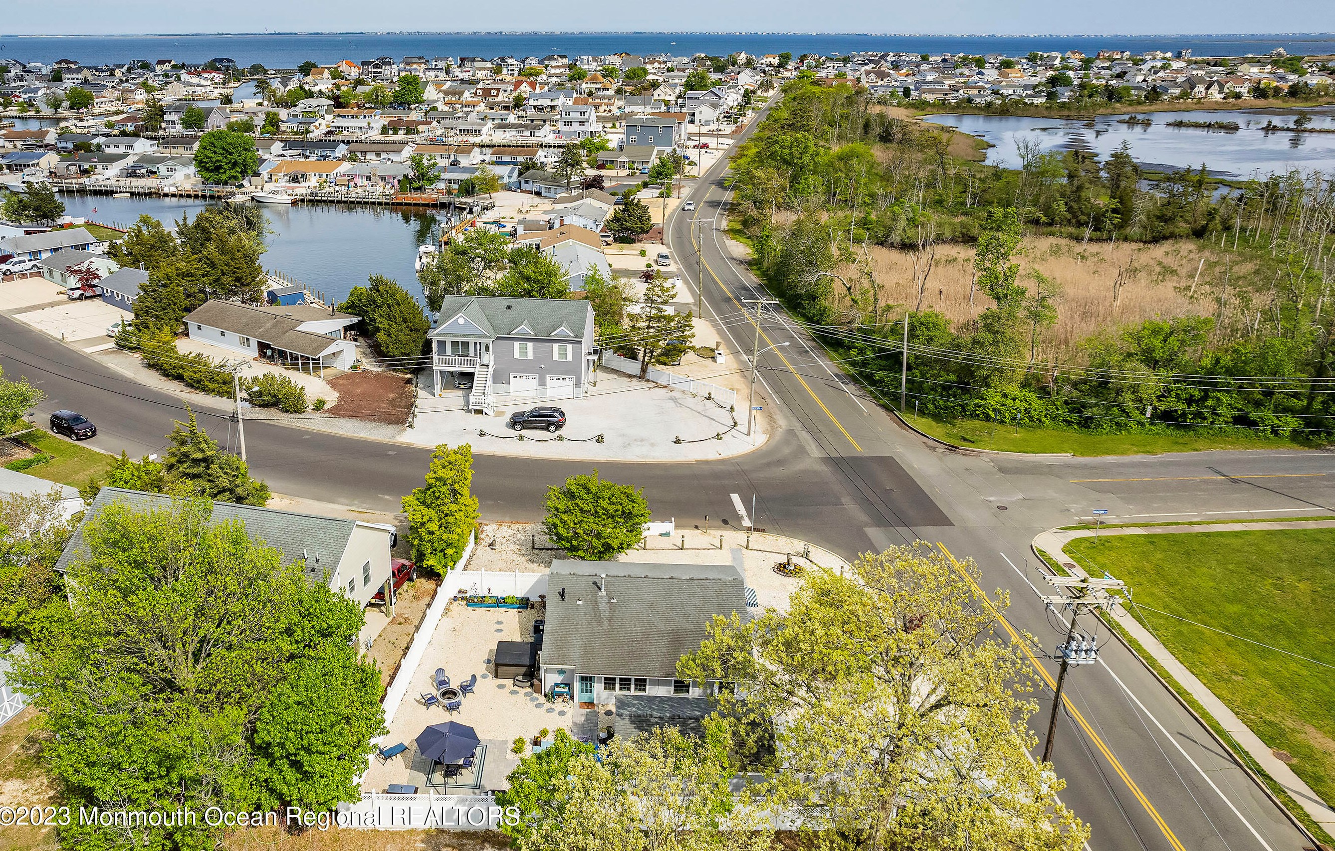 201 11th St, Barnegat Township NJ  08005-2522 exterior