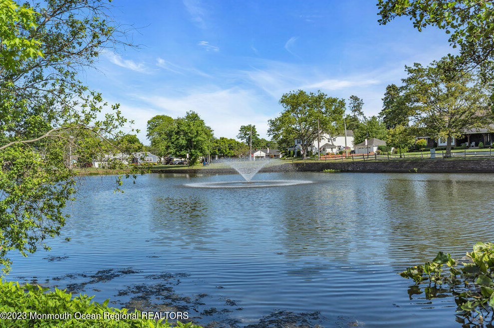21 Lakeview Ave, West Long Branch, NJ 07764