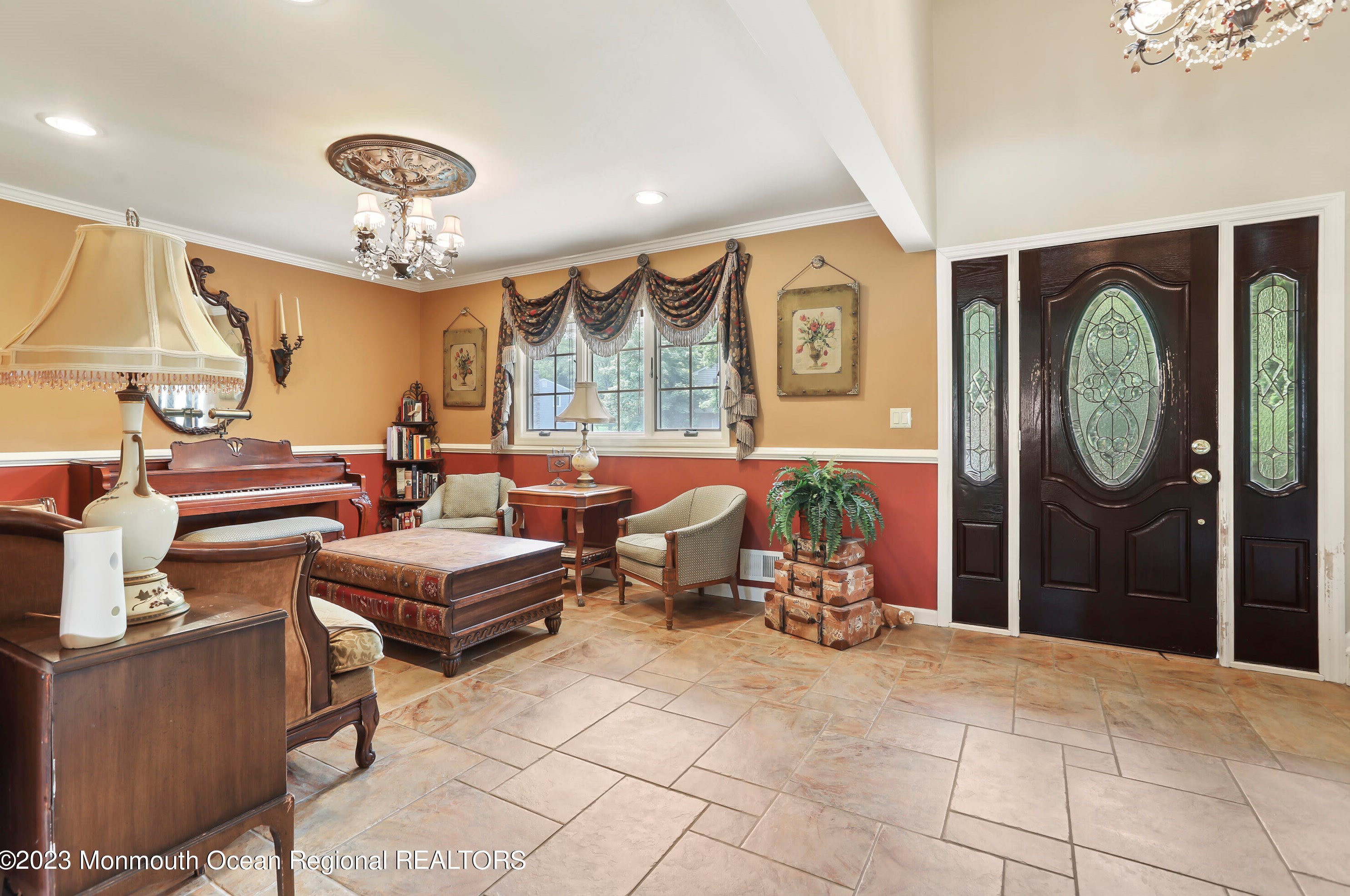 3 Georgian Bay Dr, Morganville, NJ 07751