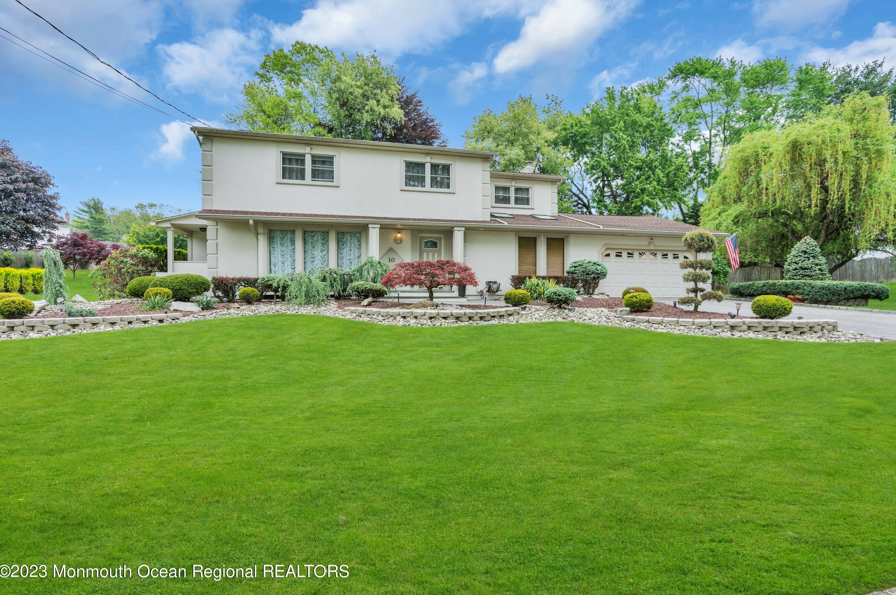 10 Lake Louise Rd, Morganville, NJ 07751