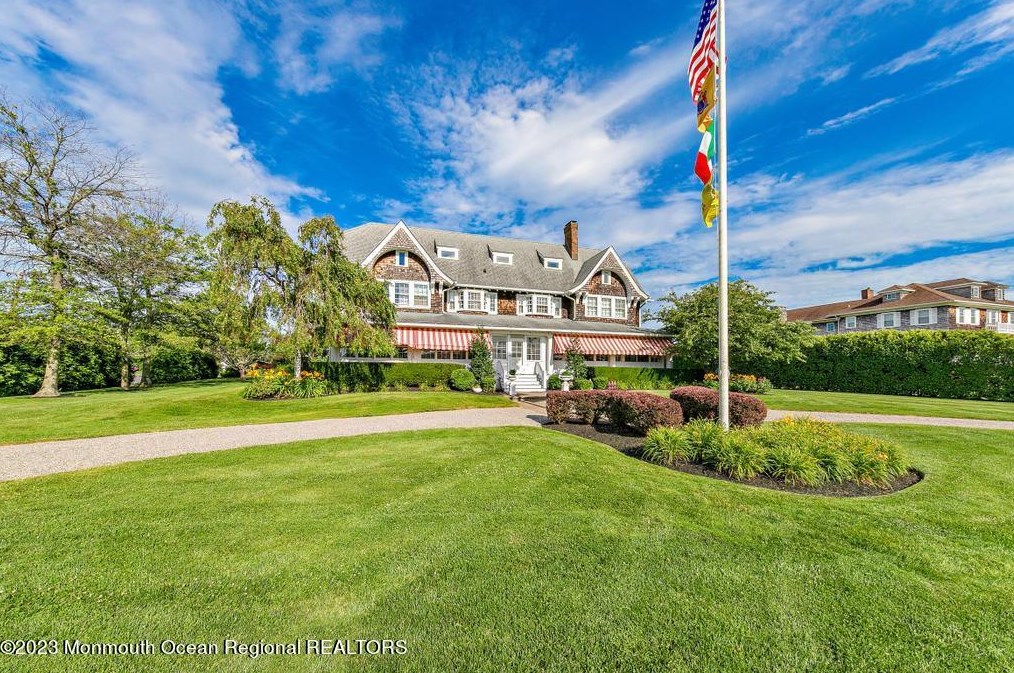 67 River Ave, Monmouth Beach, NJ 07750-1212