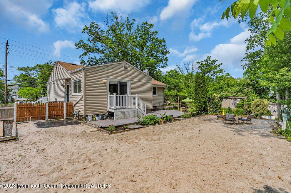 202 Lakewood Rd, Wall Township NJ  07753-5704 exterior