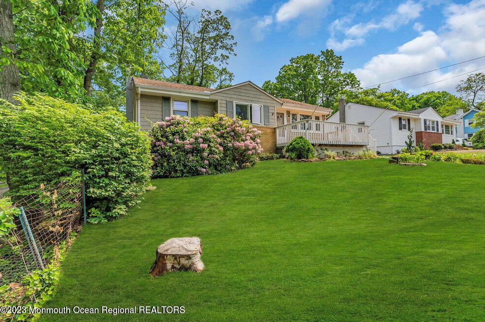 202 Lakewood Rd, Wall Township NJ  07753-5704 exterior