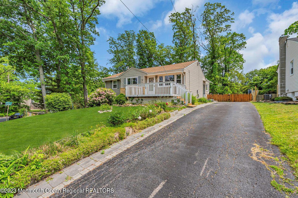 202 Lakewood Rd, Wall Township NJ  07753-5704 exterior