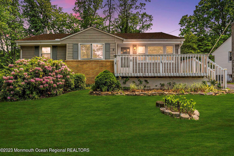 202 Lakewood Rd, Wall Township NJ  07753-5704 exterior