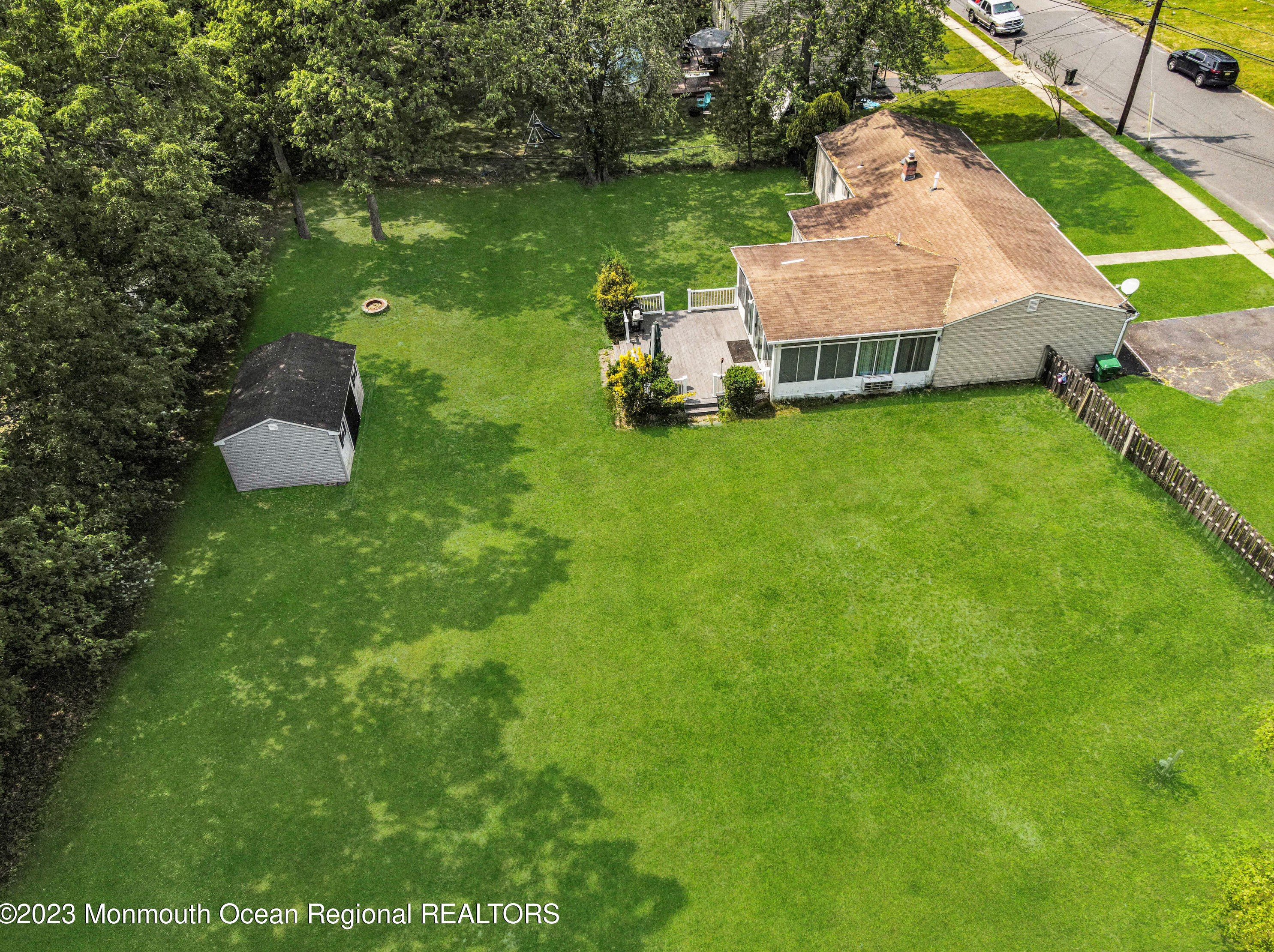 3 Redwood Rd, Wall Township NJ  07731-1327 exterior