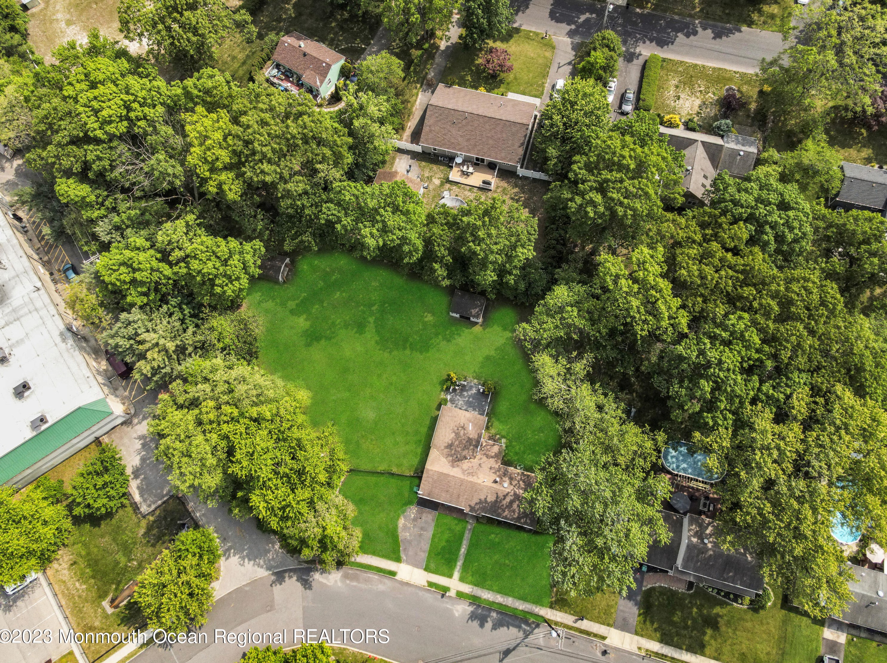 3 Redwood Rd, Wall Township NJ  07731-1327 exterior