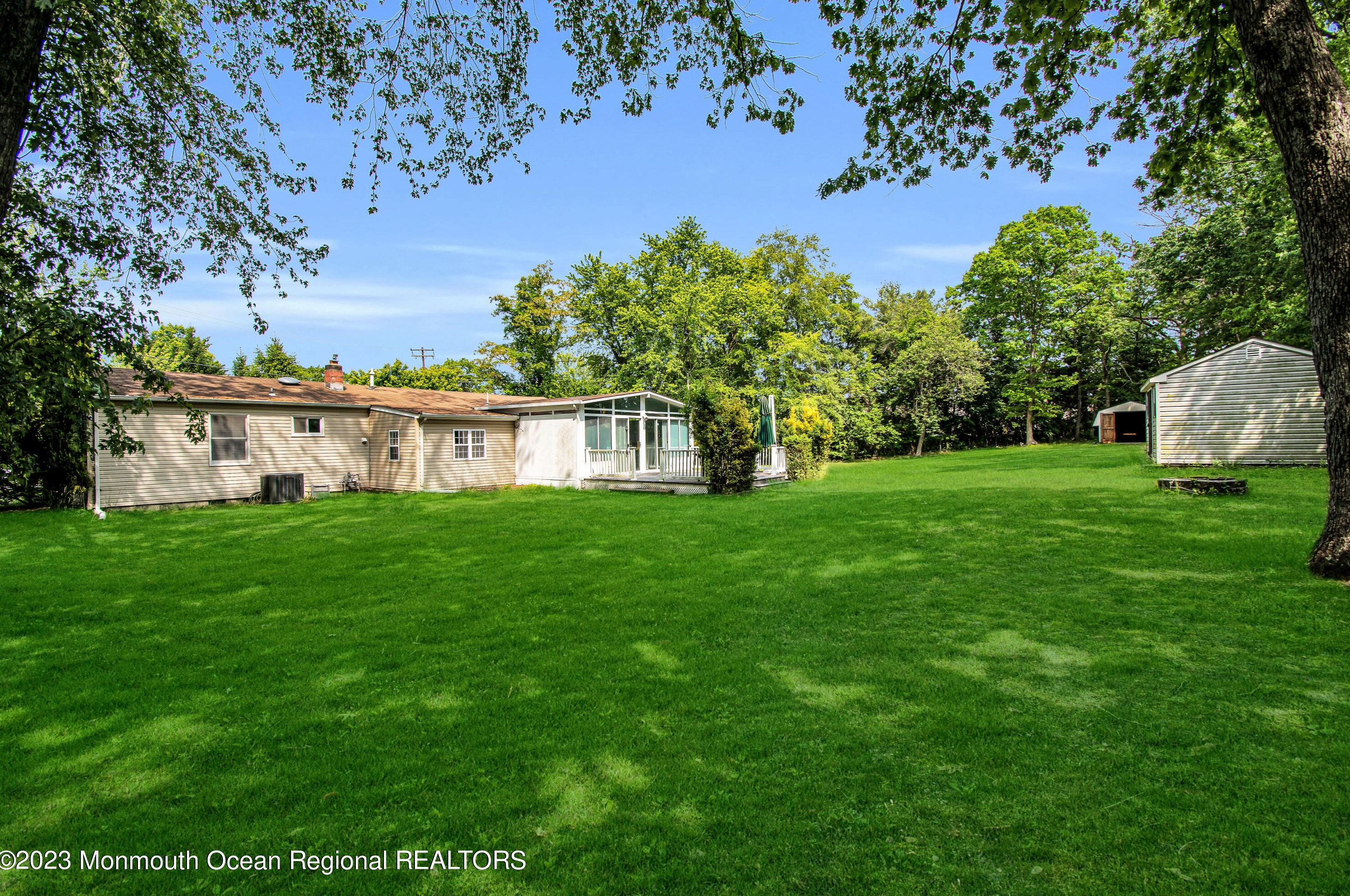 3 Redwood Rd, Wall Township NJ  07731-1327 exterior