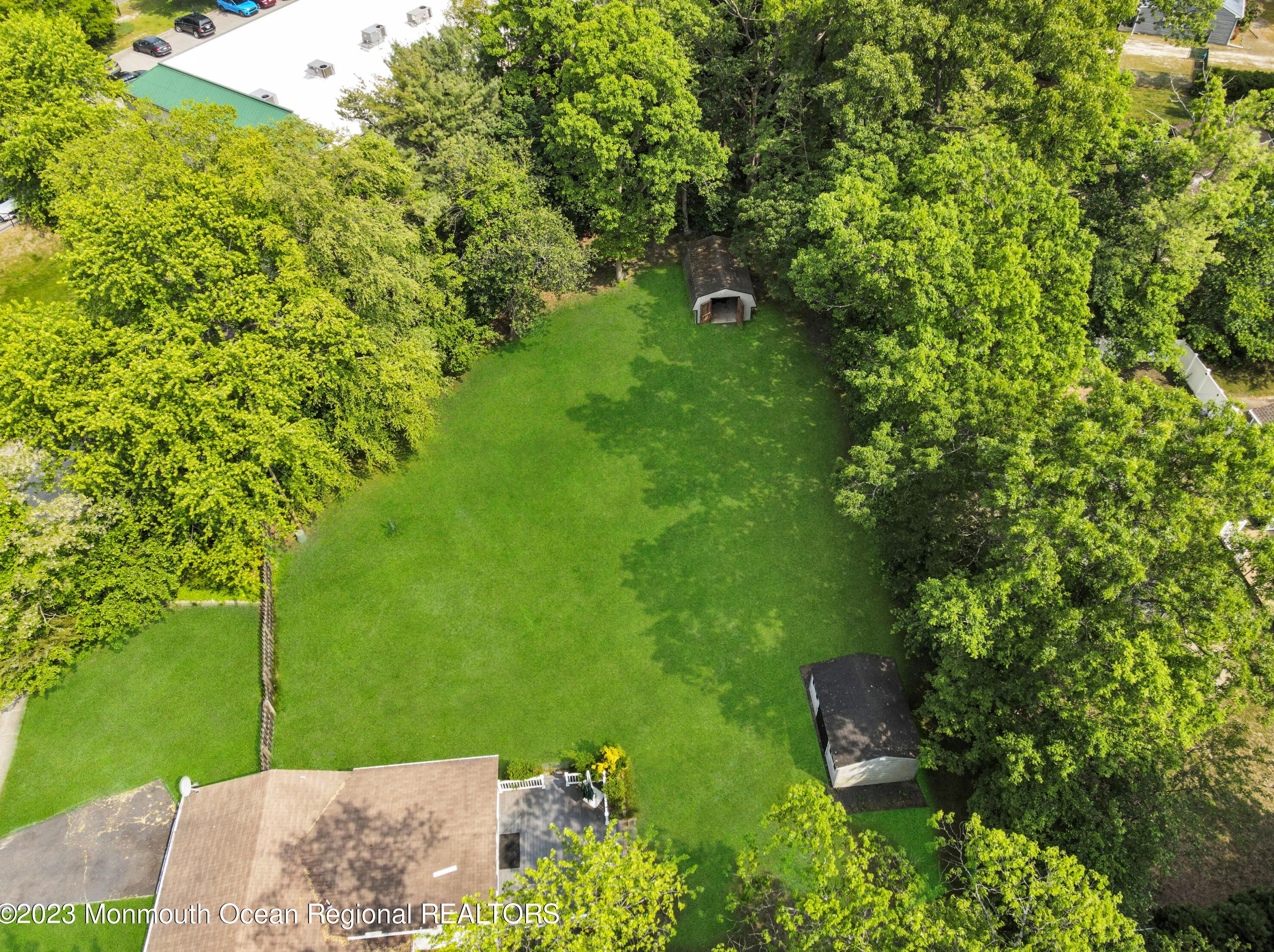 3 Redwood Rd, Wall Township NJ  07731-1327 exterior