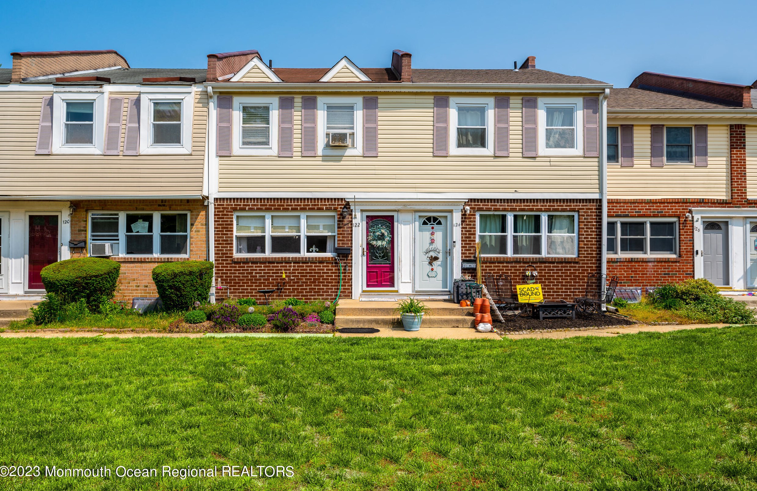 122 Primrose Ln, Bricktown, NJ 08724