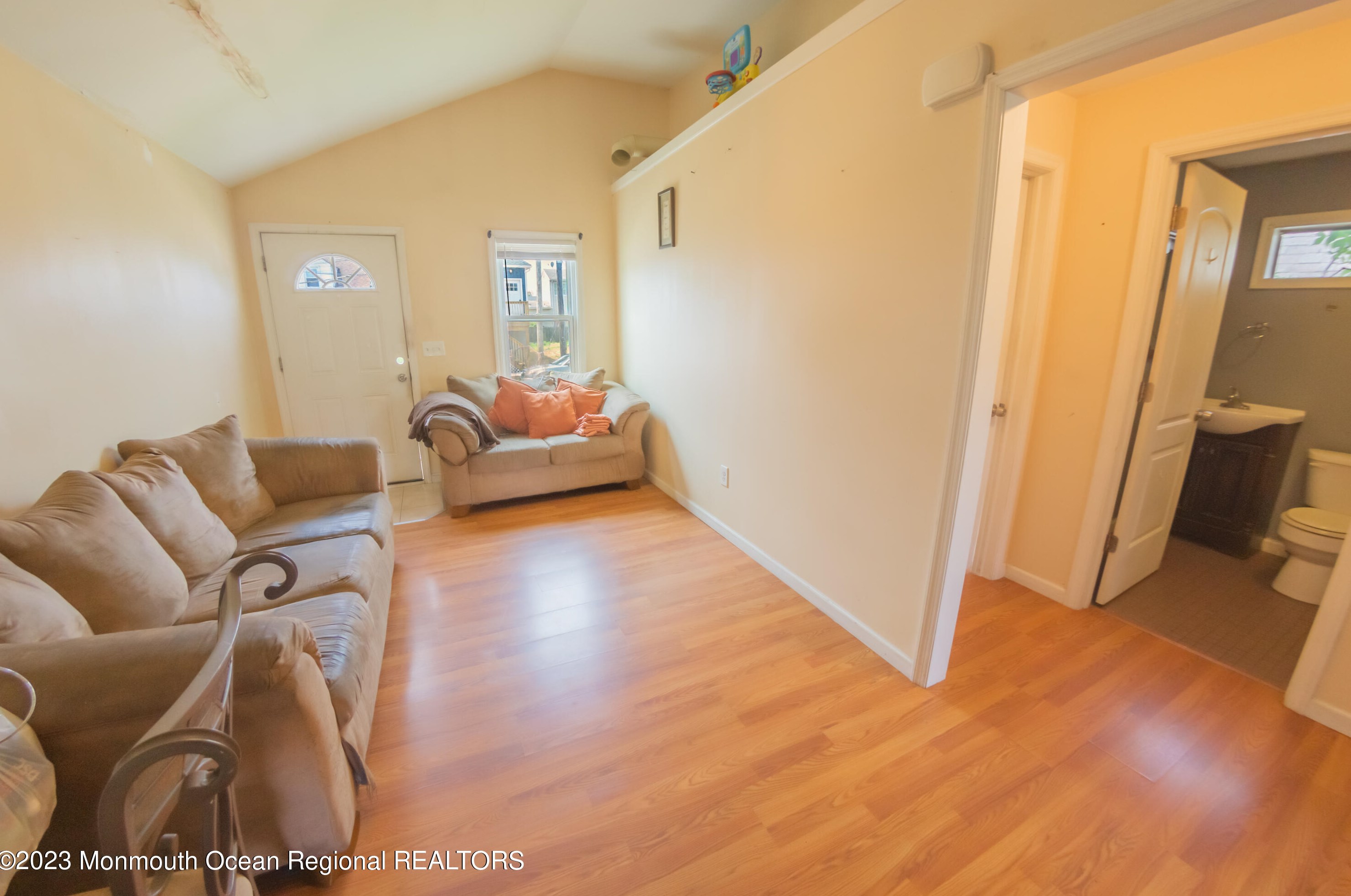 34 Myrtle Ave, Ideal Beach NJ  07734-1546 exterior