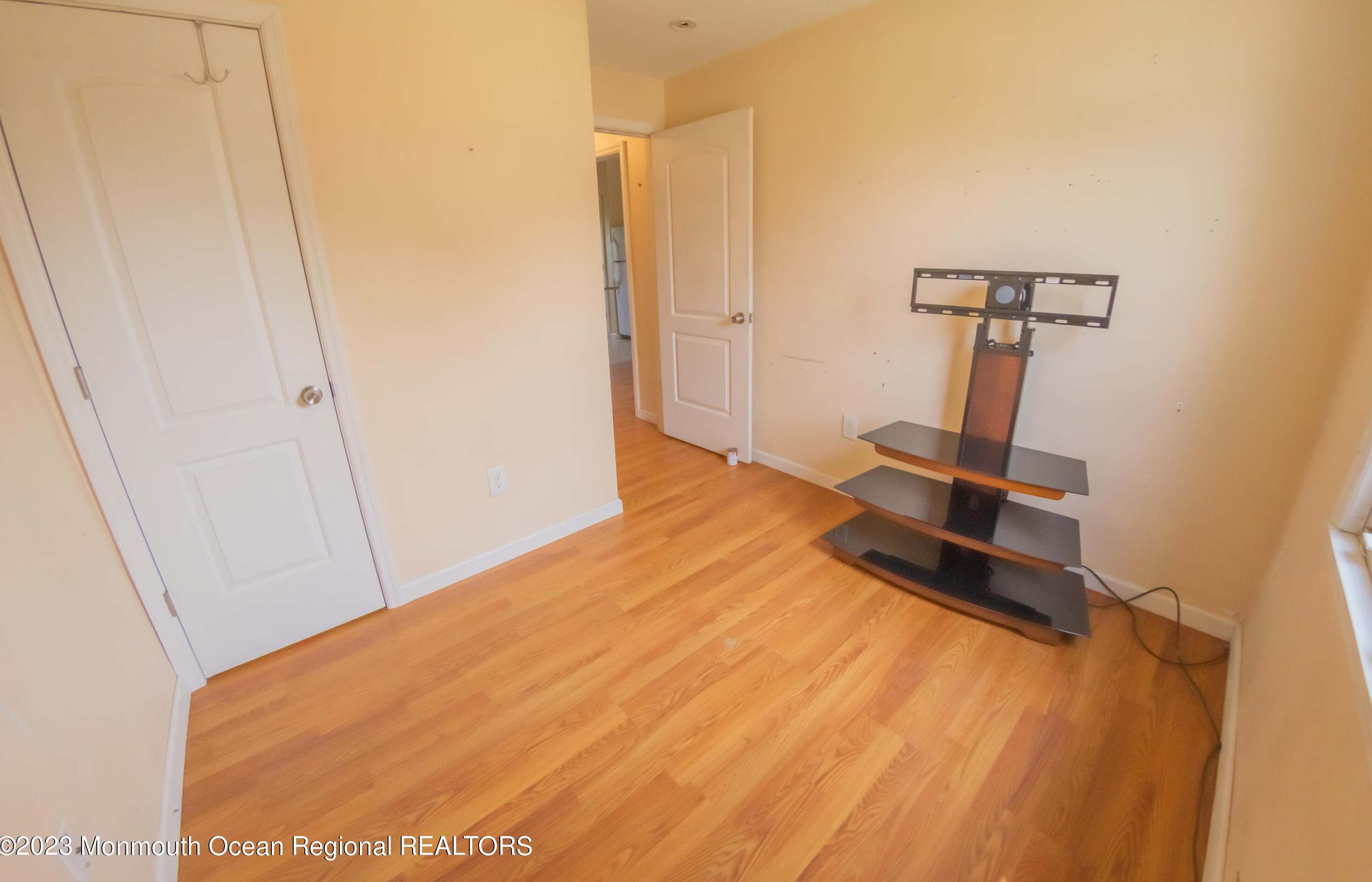 34 Myrtle Ave, Ideal Beach NJ  07734-1546 exterior