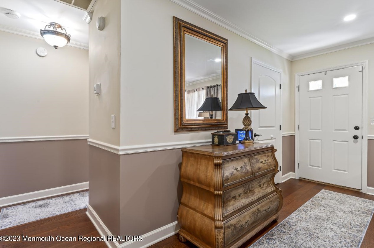 13 Nostrand Dr, Toms River, NJ 08757-5644