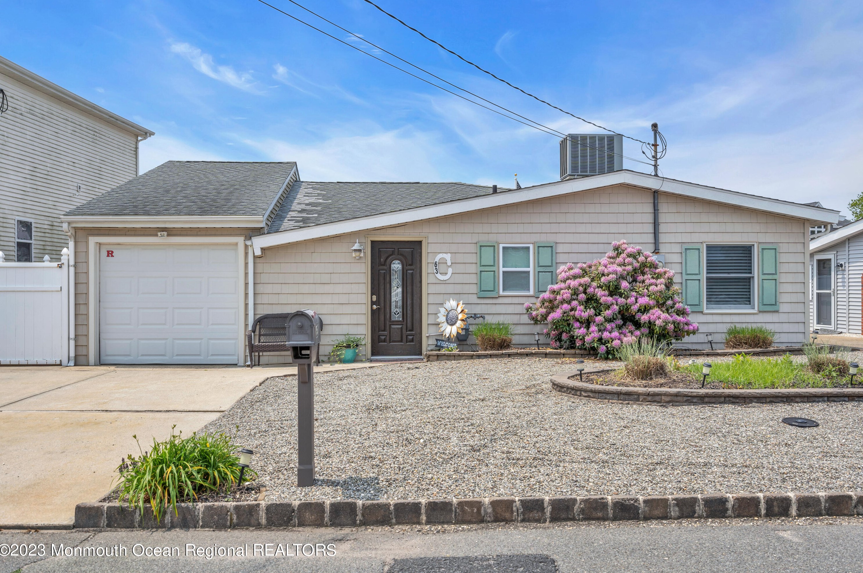 63 Lawrence Dr, Cedar Bonnet Island, NJ 08050