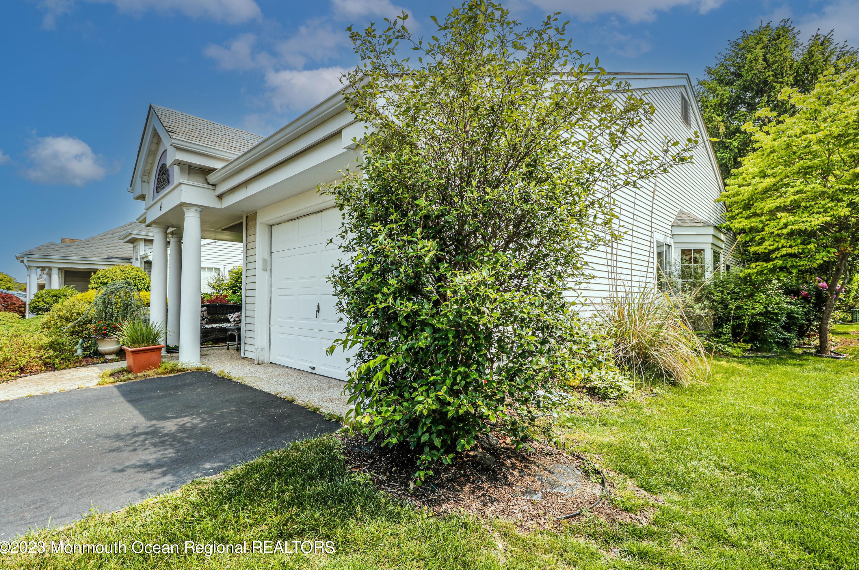 4 Mansfield Ave, Lakehurst, NJ 08759