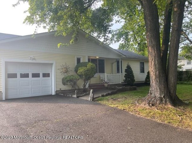 430 Ravenswood Pl, Bricktown, NJ 08724-4525