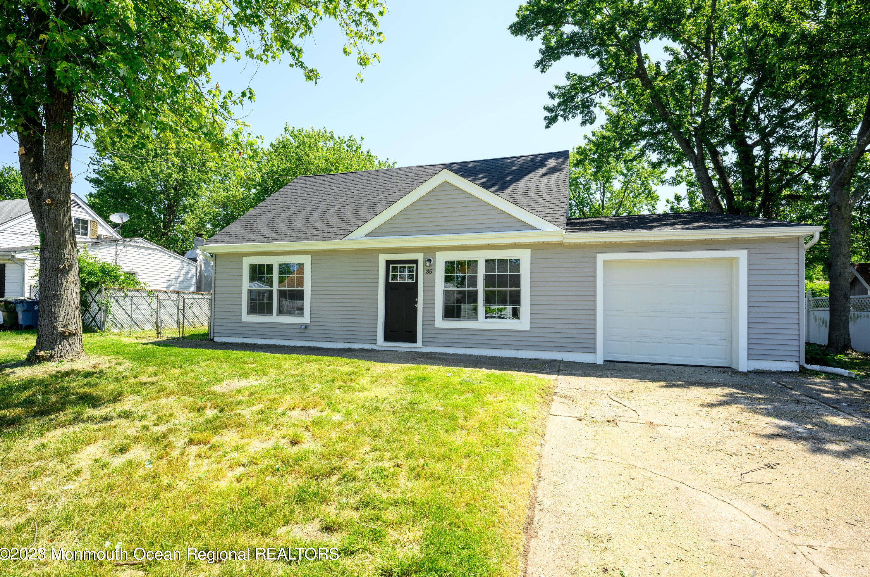 35 Buttonwood Pl, Hazlet, NJ 07730
